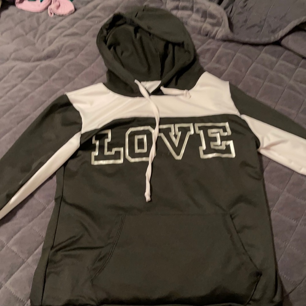 Cute sweat shirt!!!